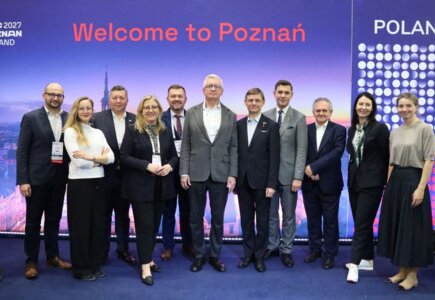 Przedstawiciele polskiego komitetu prezentującego podczas #IAC2024 kandydaturę Poznania jako gospodarza Międzynarodowego Kongresu Astronautycznego IAC 2027. fot. Grupa MTP, Linkedin